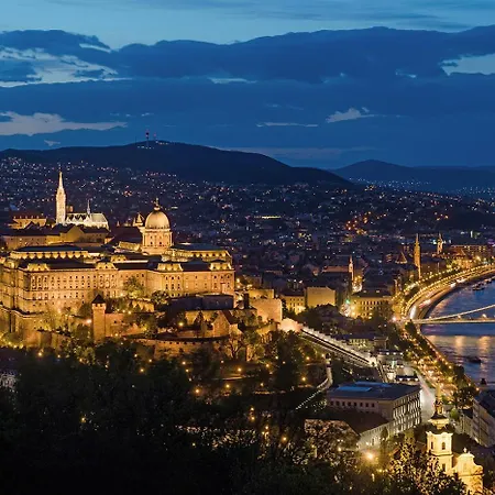 Citadella View Point Apartment With Huge Balcony Free Parking, Ac Budapest