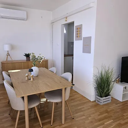 Citadella View Point With Huge Balcony Free Parking, Ac