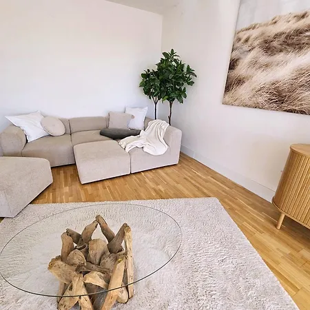 Citadella View Point With Huge Balcony Free Parking, Ac アパート